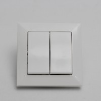 ჩამრთველია 2-იანი CANDELLA MUTLUSAN 2125 402 0201 თეთრი